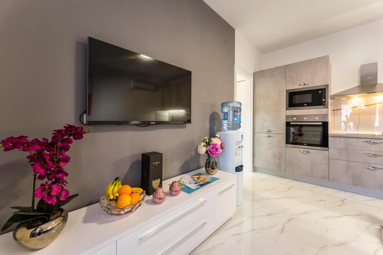 Luxury Old Apartment